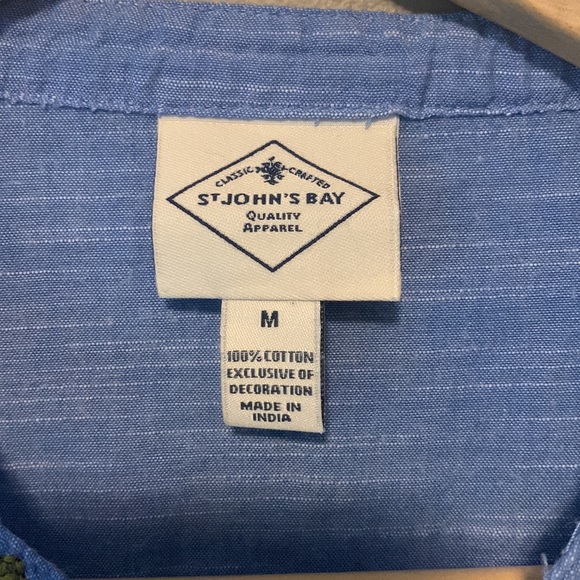 St. John’s Bay 100% cotton embroidered top. Size medium - Picture 3 of 4